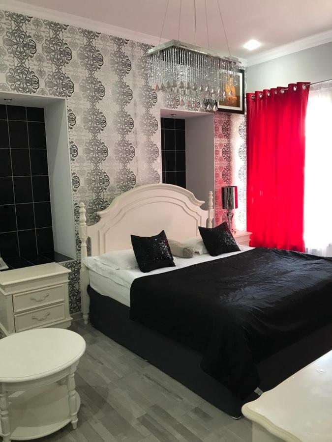 Lucky Fox Otel Atyraū Dış mekan fotoğraf