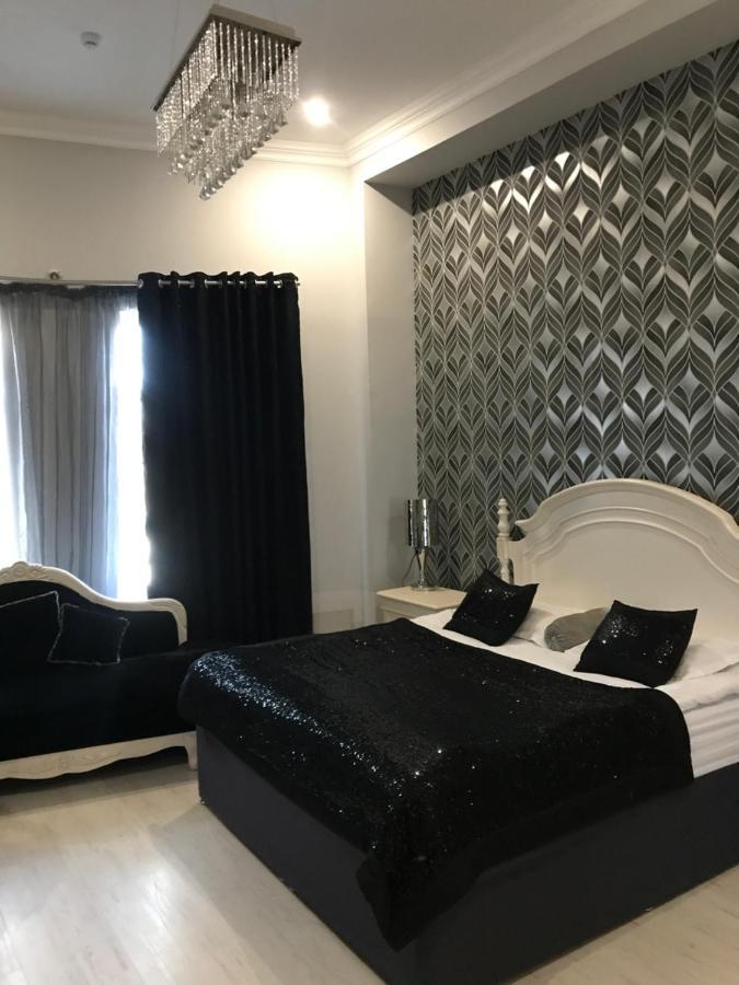Lucky Fox Otel Atyraū Dış mekan fotoğraf